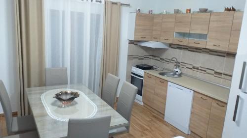 Radanovici Apartment | Guest Rated: Jovan Vukovic - Perfect for Families