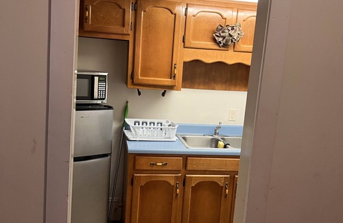 Anniston Apartment | Joy Apartment #3: Centrally Located with Spa & Hot Tub