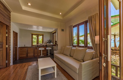 Hin Hong Villa | Idyllic Joy Beach Villas: Poolside Relaxation & Ocean Views