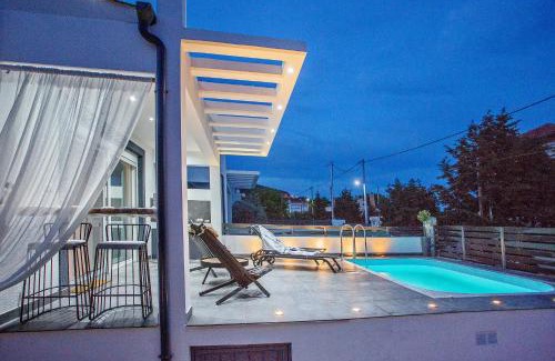 Nea Iraklitsa Villa | Oceanfront Joy C Deluxe: Rated 9.7/10 with Pool Access