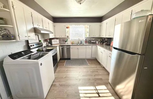 Spartanburg House | Joy for your Journey - 3-bedroom house in peaceful Spartanburg w/WiFi, Kitchen