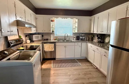 Spartanburg House | Joy for your Journey - 3-bedroom house in peaceful Spartanburg w/WiFi, Kitchen