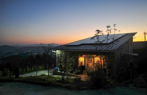 Imari House | Joy House: 4-Star Retreat with Family-Friendly Amenities