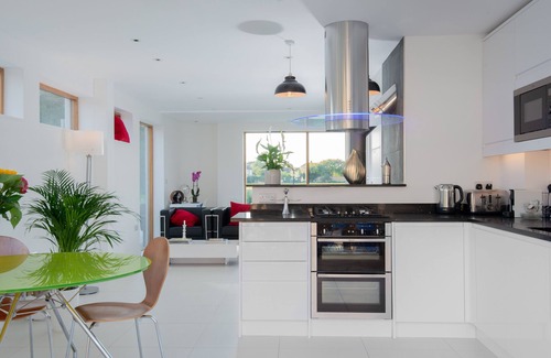 Chichester House | Top-Rated Joy Lane, Chichester: Family-Friendly Getaway