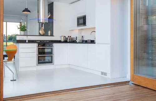 Chichester House | Top-Rated Joy Lane, Chichester: Family-Friendly Getaway