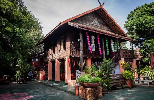 Chiang Mai Bed & Breakfast | Exceptional Joy's House & Tour: Family-Friendly Getaway