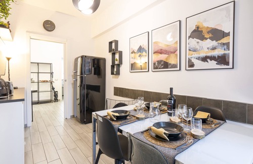 Gioia Apartment | Joy Suite: Exceptional Stay Near Central Station & Metro