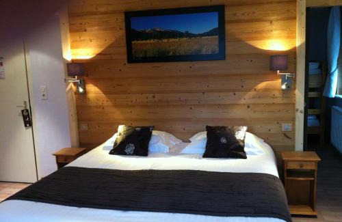 Villard-de-Lans Hotel | Relax at Joy Villard de Lans: Pet-Friendly with Ocean Views