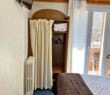 Villard-de-Lans Hotel | Relax at Joy Villard de Lans: Pet-Friendly with Ocean Views