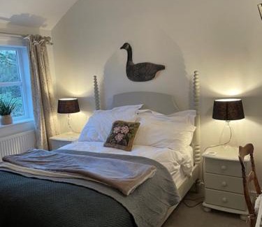 Orston Bed & Breakfast | Joyce’s Barn: Family-Friendly Retreat with Kitchen Amenities