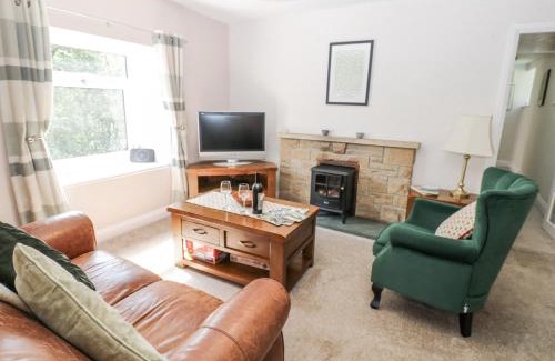 Fremington House | Joyces Cottage: Guest Rated 10/10, Pet & Child Friendly