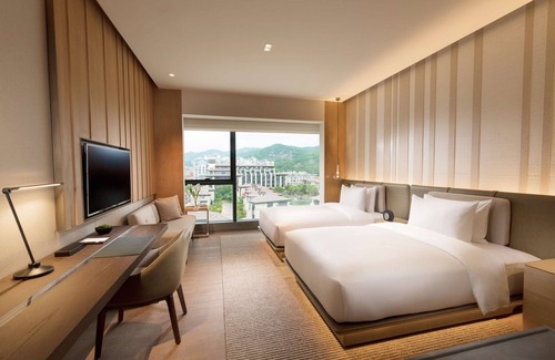 Siming Hotel | Discover Joyze Hotel Xiamen: Eco-Friendly Retreat Awaits