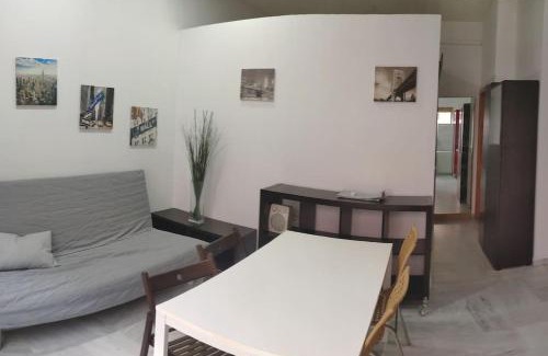 Camas Apartment | Pet-Friendly Retreat Just 10 Mins from Sevilla