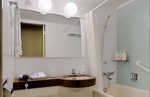 Tsurumi Hotel | Guest Rated: JR East Hotel Mets Yokohama Tsurumi Awaits