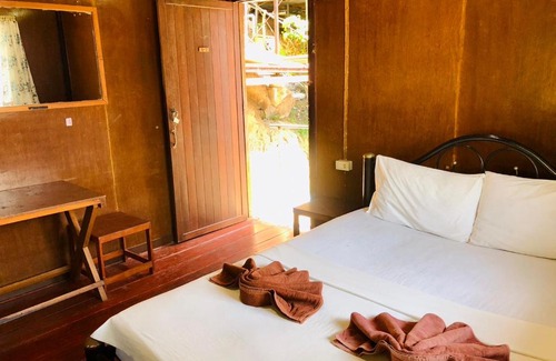 Ko Phi Phi Hotel | Family-Friendly JR&GYM Resort: Your Budget Retreat Awaits