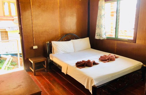 Ko Phi Phi Hotel | Family-Friendly JR&GYM Resort: Your Budget Retreat Awaits