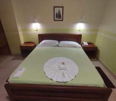 Camiri Hotel | Top-Rated JR HOTEL: Family-Friendly with Delicious Dining