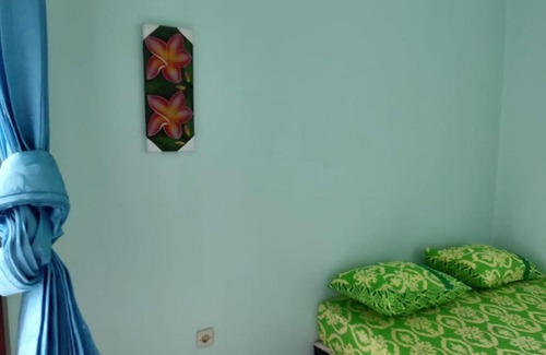 Taman Griya Hostel | Family-Friendly Jr House: Ideal for Your Travel Needs