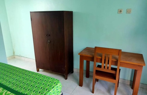 Taman Griya Hostel | Family-Friendly Jr House: Ideal for Your Travel Needs
