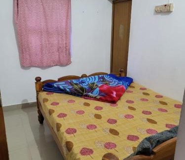 Valparai House | Cozy Jr Three Room House: Pet and Child Friendly Stay