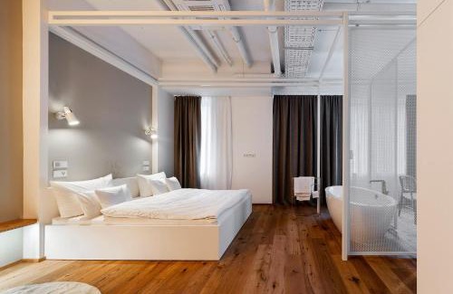 Balingen Apartment | Discover JS-Balingen: Pet-Friendly Stay with Great Amenities