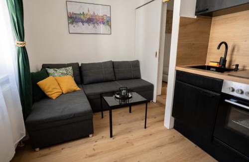 Jakomini Apartment | Family-Friendly JS Design Apartment with High Guest Ratings