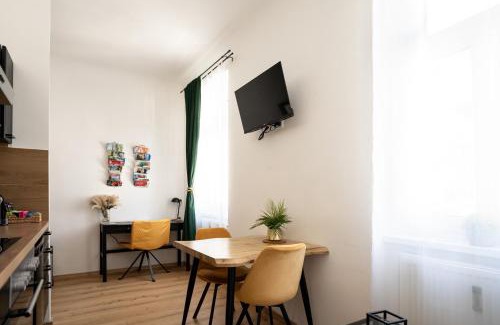 Jakomini Apartment | Family-Friendly JS Design Apartment with High Guest Ratings