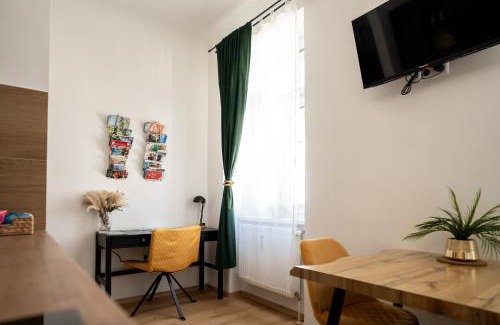 Jakomini Apartment | Family-Friendly JS Design Apartment with High Guest Ratings
