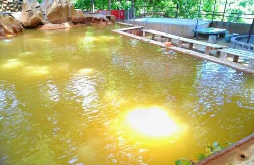 Wanrong Hotel | JS Hotspring: Family-Friendly Stay with Relaxing Hot Tub
