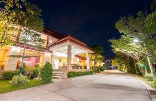 Tha Bo Hotel | Budget-Friendly JS Place THABO: Family-Approved Accommodations