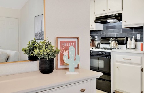 Indian Cove House | JT Desert Hideaway: Pet-Friendly Oasis with Fire Pit & King Bed