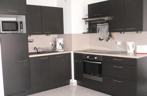 Juan-les-Pins Apartment | Oceanfront Residential Flat in Juan Les Pins - Rated 9.8