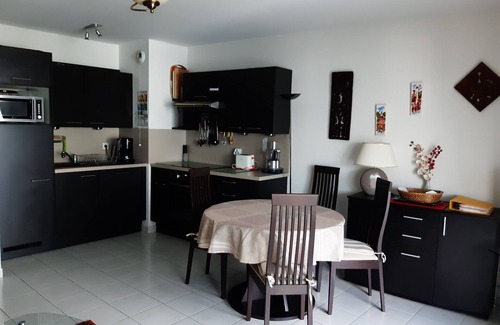 Juan-les-Pins Apartment | Oceanfront Residential Flat in Juan Les Pins - Rated 9.8