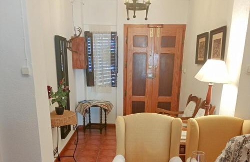 Dona Mencia House | Juanita La Larga