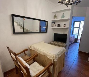 Dona Mencia House | Juanita La Larga