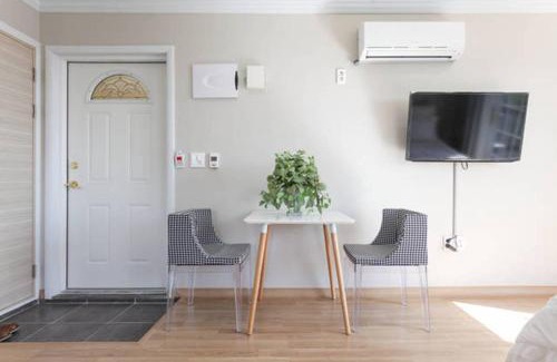 Jungmun House | Discover Jubilee Chalet: Oceanfront Bliss with Top Amenities