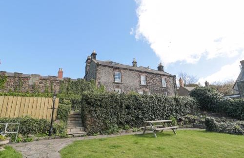 Embleton House | Discover Jubilee House: 4-Star, Pet-Friendly Oasis
