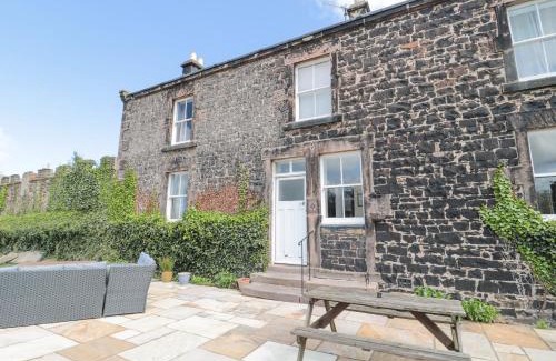 Embleton House | Discover Jubilee House: 4-Star, Pet-Friendly Oasis