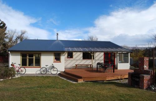 Alexandra House | Exclusive Vineyard Cottage with Ocean View & Family-Friendly Amenities
