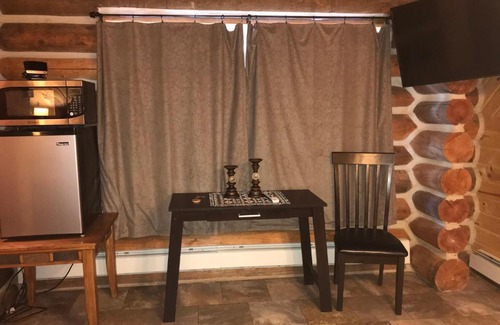 Lewistown Cabin | Experience Judith Mountain Lodge: Pet-Friendly Retreat
