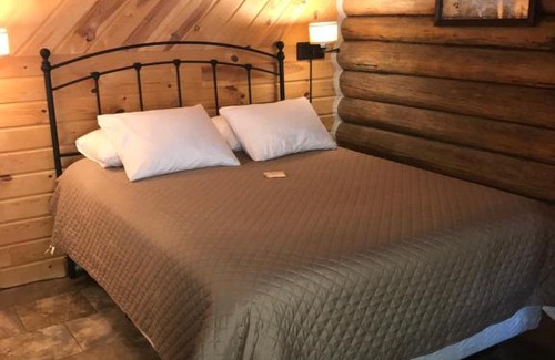 Lewistown Cabin | Experience Judith Mountain Lodge: Pet-Friendly Retreat