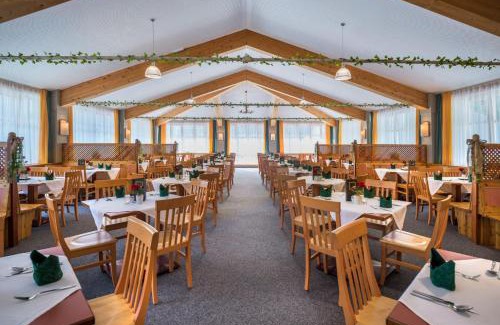Altaussee Hotel | Explore JUFA Hotel Altaussee: Pet-Friendly Retreat with Spa