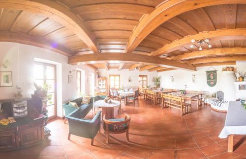 Balatoncsicso Bed & Breakfast | Highly Rated Juhfark Fogadó with Spectacular Ocean Views