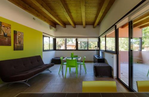 Tonnarella Apartment | Cozy Juice Aparthotel: Nefrite Apartment with Ocean View