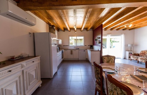Fargues House | Welcoming Juine - Fargues Gîte: Perfect for Families & Pets