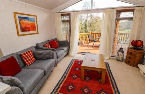 Narberth House | Pet-Friendly Jules 79: Guest Rated 9.6 and Affordable Stay