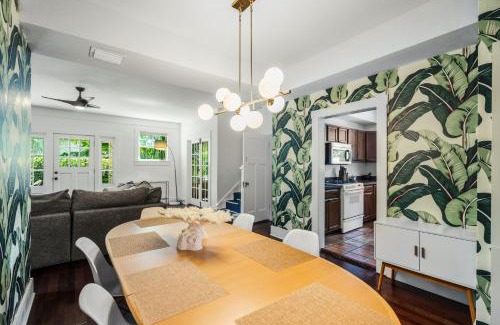 Downtown House | Julia Place: Oceanfront Retreat with High Guest Ratings