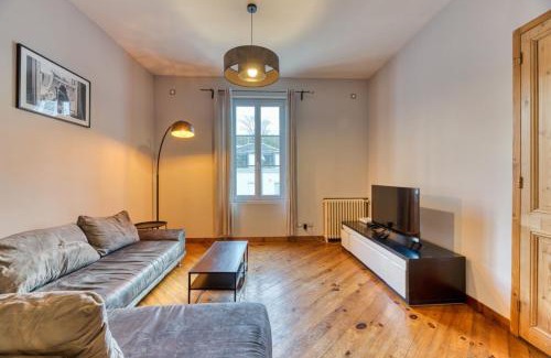 Grand-Couronne Apartment | Stylish Julie Beau F6 with Terrace & Parking in Rouen