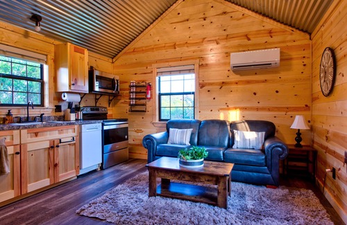 Austin Cabin | Unforgettable Ocean View Retreat at Julie's Cabins