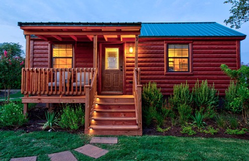 Austin Cabin | Unforgettable Ocean View Retreat at Julie's Cabins
